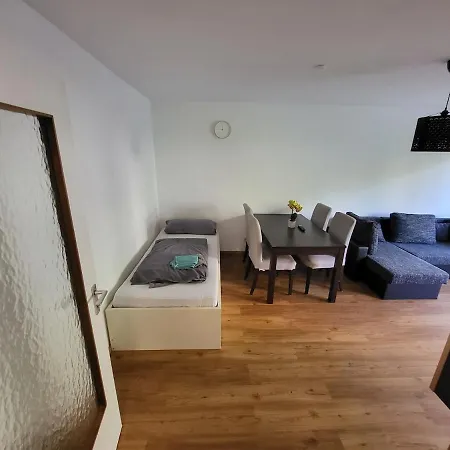 Cosy In Good Location *